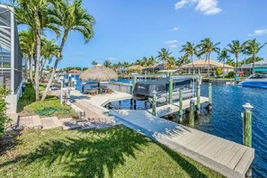 Property grounds - Florida White House Villa – Your Luxurious Escape Awaits (Cape Coral)