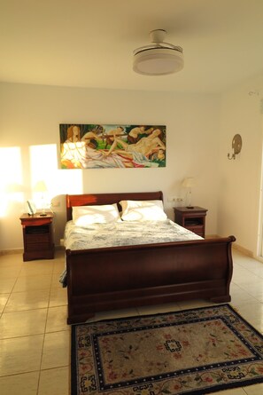 5 bedrooms, iron/ironing board, bed sheets - Villa La Malcontenta, large private house with green spaces and swimming pool. (Alcaucín)