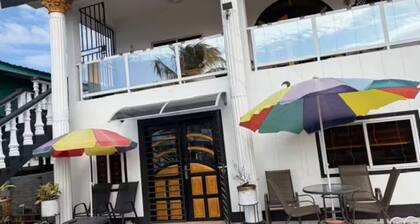 3-bedroom house in quaint Paramaribo with cool AC breeze.