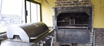 Entire Private Boutique Guesthouse Near Sandton - Fast WiFi  - Secure Parking