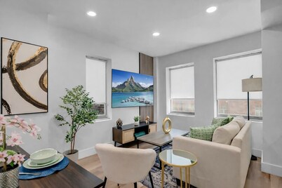 Cozy 1BR: Near BOK Center, Cox Convention Center