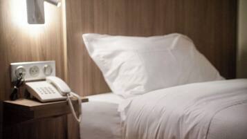 Minibar, desk, laptop workspace, free WiFi