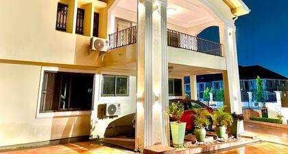 3R Haven: 3 Bedroom Retreat w/ Pool & Event Access