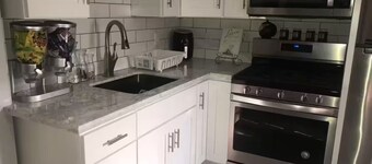 Cozy studio in peaceful Pleasant Hill with AC and weight room shed