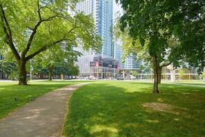 Unclassified image, 2 of 11, button - Harbourfront District (Toronto)