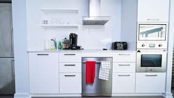 Studio Suite Kota, 1 Tempat Tidur Queen dengan tempat tidur Sofa | Dapur pribadi | Lemari es besar, microwave, oven, dan kompor