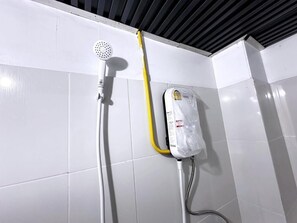 Basic enkelrum - balkong - utsikt mot staden