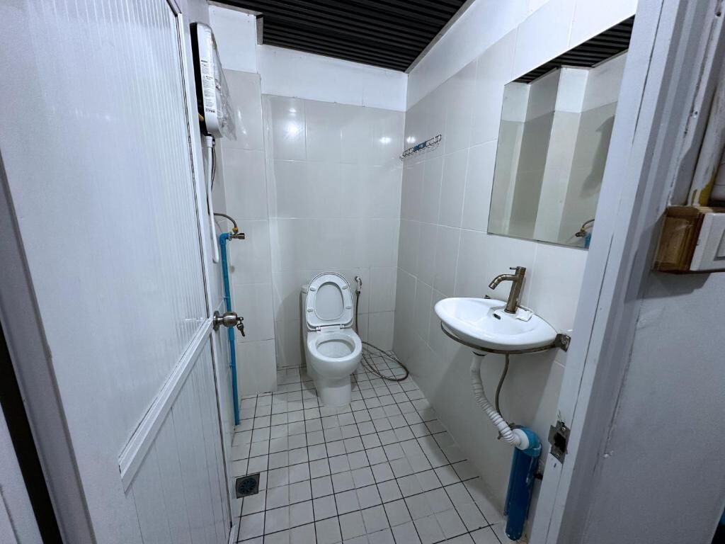 Basic enkelrum - balkong - utsikt mot staden