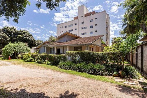 Memora Guesthouse Curitiba - House near Bacacheri Park