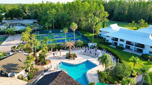 Oasis of Greens & Courts | Car-Free, Quiet Resort