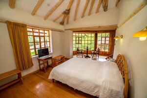 Double Room, Garden View | In-room safe