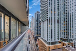 Exterior - Harbourfront West at City Centre (Toronto)