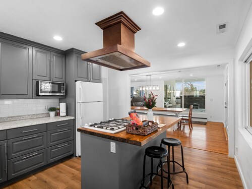 Millcreek Luxury Chateau With Hot Tub