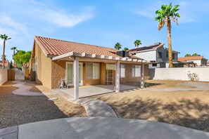 Exterior - Silverado Ranch Home-Near Casino-10 min to Airport (Las Vegas)