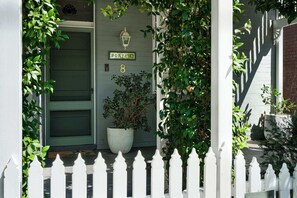 Exterior detail - Family Home - Books, Yard & Central Location (Mayfield East)