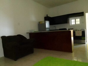 Unclassified image, 5 of 12, button - Cozy 1-bedroom apartment with AC in serene Tower Isle (Tower Isle)