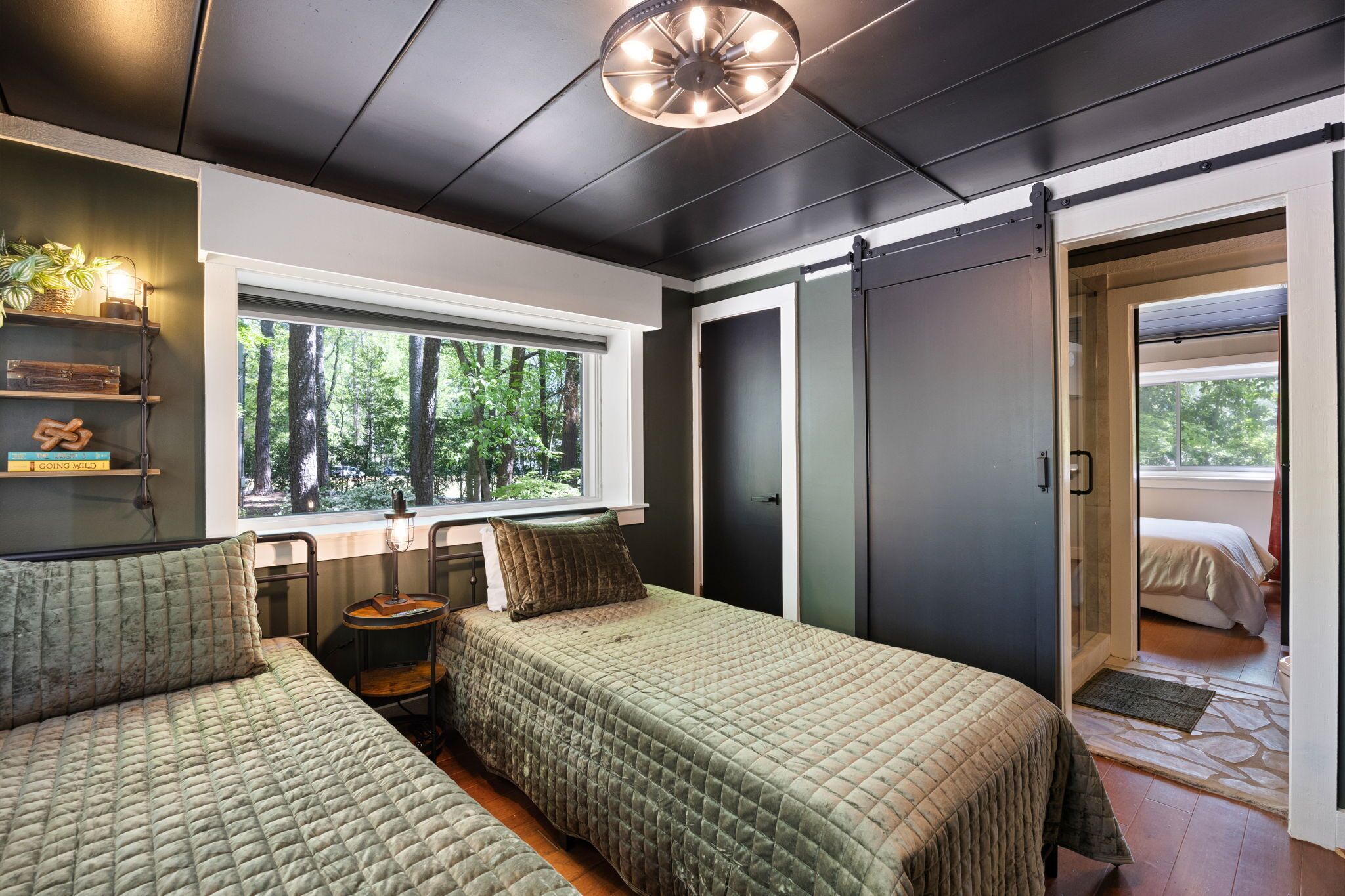 4 chambres, fer et planche à repasser, Wi-Fi, draps fournis
