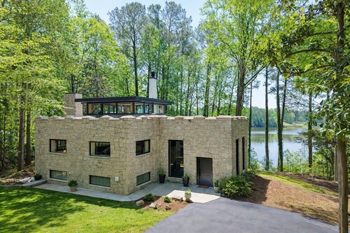 The Castle on Lake Acworth