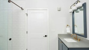 Interior - Sleeps 26 Steps to French Quarter Entire Floor The Harlequin by Avantstay (New Orleans)