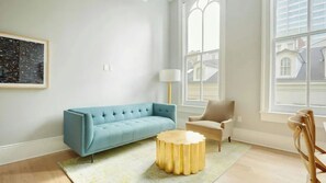 Interior - Sleeps 26 Steps to French Quarter Entire Floor The Harlequin by Avantstay (New Orleans)