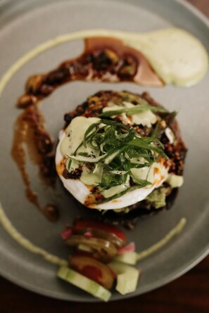 Unclassified image, 2 of 23, button