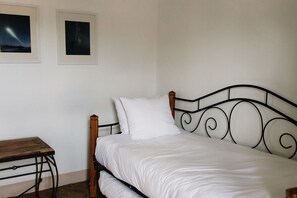 2 quartos, ferros/tábuas de passar roupa, Wi-Fi, roupa de cama