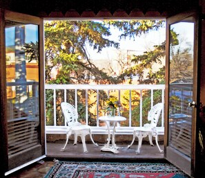 Unclassified image, 5 of 25, button