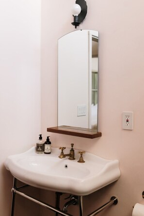 Nicht klassifiziertes Bild, 4 von 25, Schaltfläche