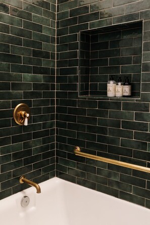 Unclassified image, 3 of 25, button