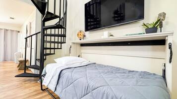 1 habitación, tabla de planchar con plancha, wifi gratis y ropa de cama