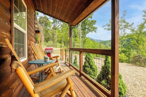 Hilltop Hideaway - Relax, Rewind and Renew