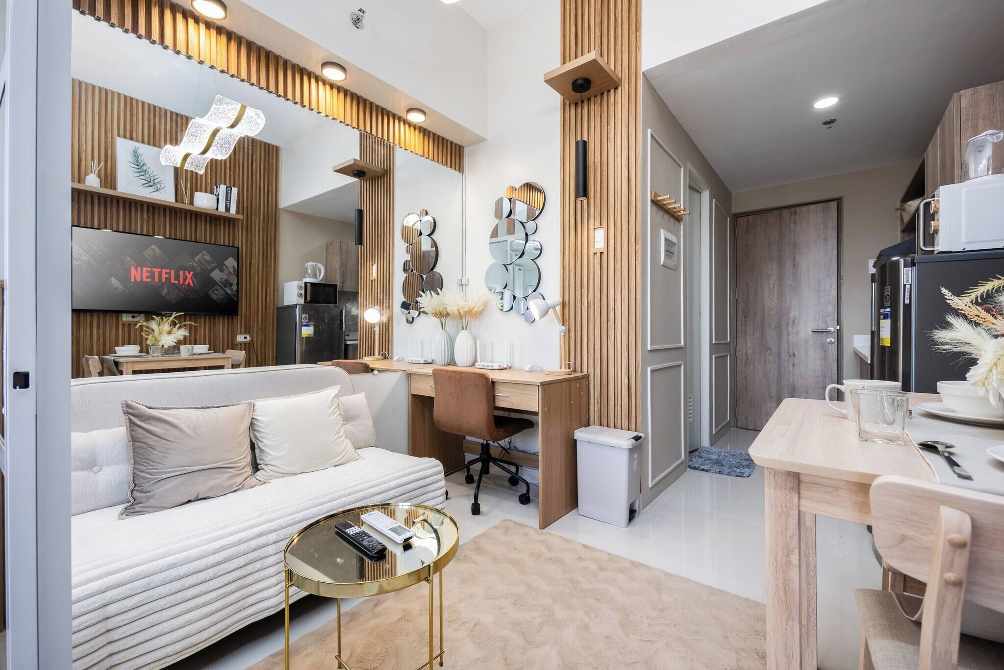 Studio, 1 Bedroom, Accessible | Living room