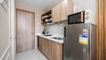 ์คํ๋์ค, ์นจ์ค 1๊ฐ, ์ฅ์ ์ธ ์ง์ | ๋ด๋ถ