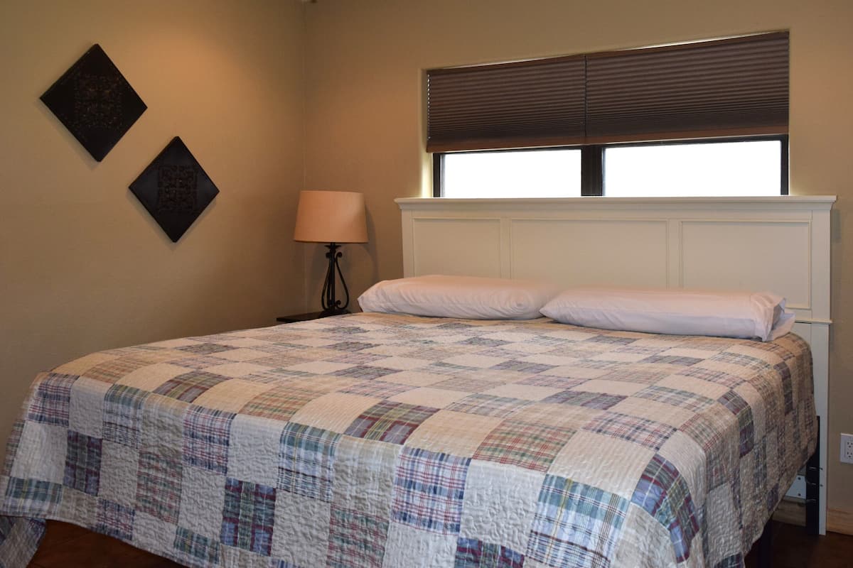 Apartment, Lake View