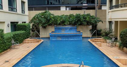 Modern 1BR Apartment Walk to Station & Westfield Pool Wi-Fi Parramatta CBD