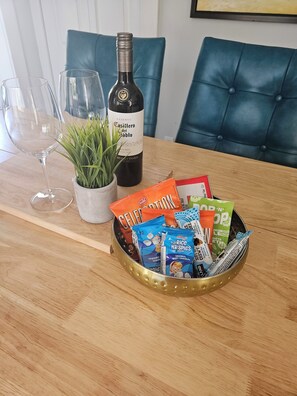 Food and drink - Cozy 1-bedroom apartment in soothing Saint John with AC (Saint John)