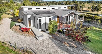 Miniture Animal Farmstay. Full mobility access for wheelchair. Pet Friendly