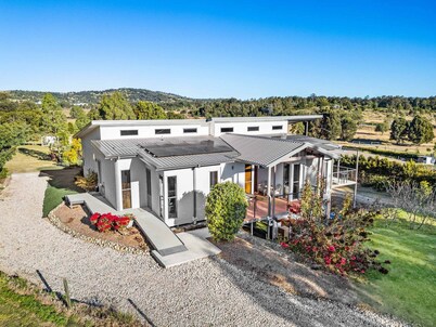 Miniture Animal Farmstay. Full mobility access for wheelchair.  Pet Friendly