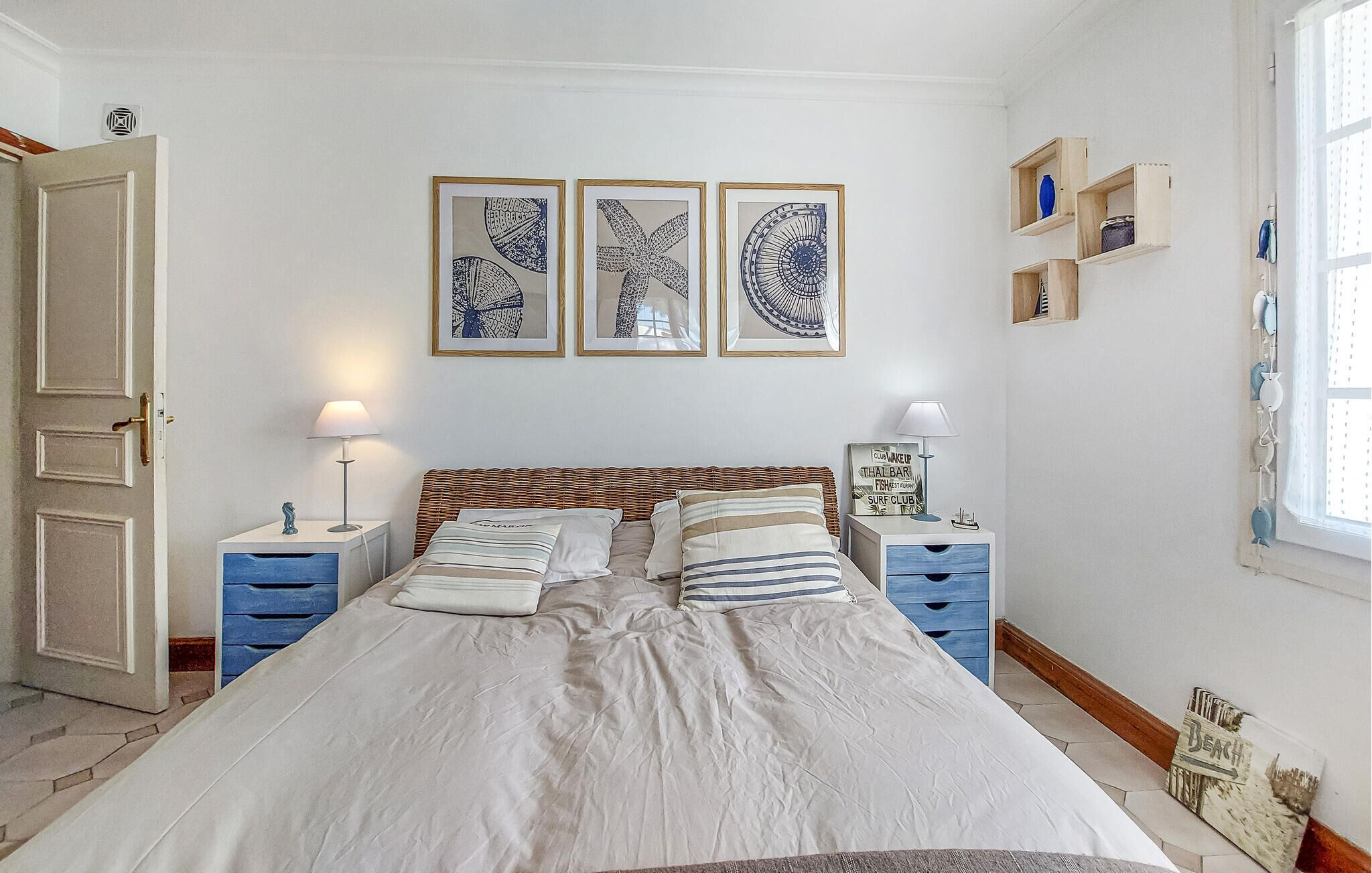 Iron/ironing board, travel crib, free WiFi
