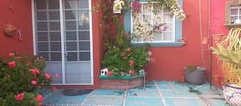 Stay at casa pipis, close to UTEQ, quiet family atmosphere in a private gated community.
