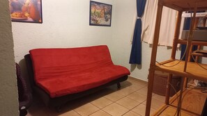 Living area - Stay at casa pipis, close to UTEQ, quiet family atmosphere in a private gated community. (Santiago de Querétaro)