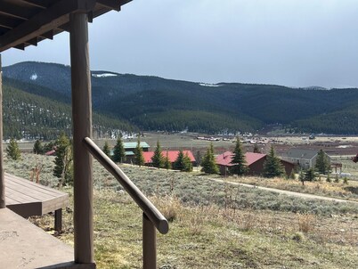 Taylor Park Overlook Cabin in Gunnison National Forest with Lake Views