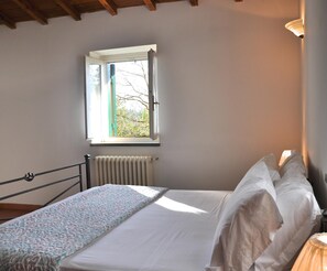 2 camere, culla da viaggio, Wi-Fi gratuito, lenzuola