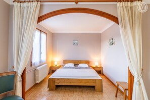3 bedrooms, iron/ironing board, free WiFi - LA LANSADIERE - SAINT GIROD (SAINT GIROD)