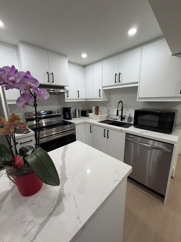 Stylish 2-bedroom fully furnished basement