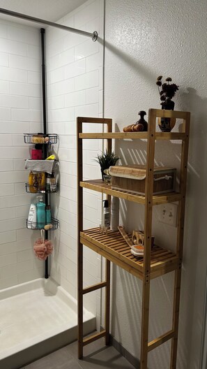 Hair dryer, towels, soap - Cozy studio apartment in charming St. Petersburg perfect for your getaway. (St. Petersburg)