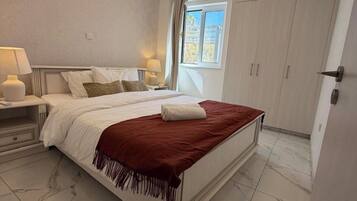 2 bedrooms, iron/ironing board, WiFi, bed sheets