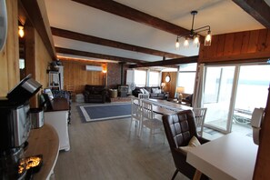 Interior - Anna's Bay Beach House, Union (Union)