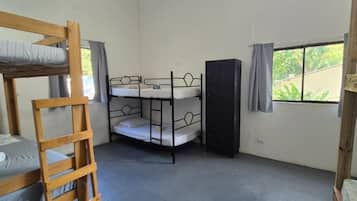 Basic Shared Dormitory | Free WiFi
