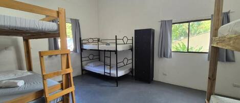 베이직 공용 도미토리 | 무료 WiFi